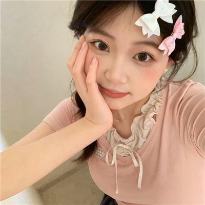 公寓里的两个女人 海报